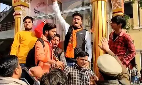 യു.പിയിൽ ജൈന ക്ഷേത്രത്തിനുള്ളിൽ സരസ്വതീ വിഗ്രഹം സ്ഥാപിക്കണമെന്ന് എ.ബി.വി.പി; ക്ഷേത്രം തകർക്കുമെന്നും ഭീഷണി