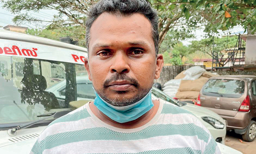 കുറ്റിപ്പുറത്ത് അരക്കോടിയുടെ ഹാൻസ് പിടികൂടി കുറ്റിപ്പുറത്ത് അരക്കോടിയുടെ ഹാൻസ് പിടികൂടി