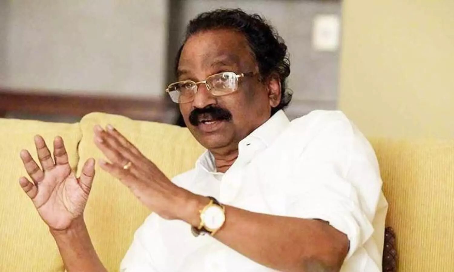 സു​കു​മാ​ര​ൻ നാ​യ​ർ ഏ​തു​ രാ​ഷ്​ട്രീ​യ​പാ​ർ​ട്ടി​യി​ലാ​ണെ​ന്ന്​ വ്യക്​തമാക്കണം –എ.കെ. ബാലൻ