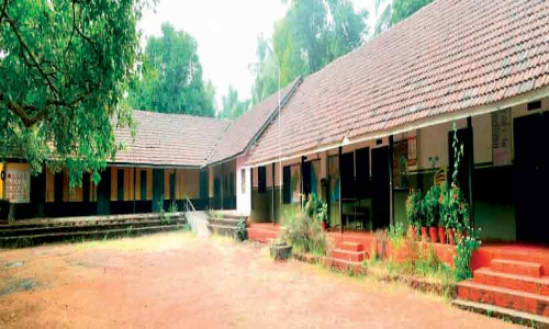 അ​ധി​കാ​രി​ത്തൊ​ടി ഗ​വ. യു.​പി സ്കൂ​ളി​നെ രാ​ജ്യാ​ന്ത​ര നി​ല​വാ​ര​ത്തി​ലേ​ക്ക് ഉ​യ​ർ​ത്തു​ന്നു