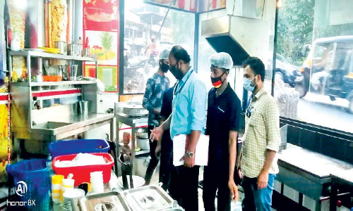 കോ​ട്ട​ക്ക​ലി​ൽ ഭ​ക്ഷ്യ​സു​ര​ക്ഷ വ​കു​പ്പ് പ​രി​ശോ​ധ​ന