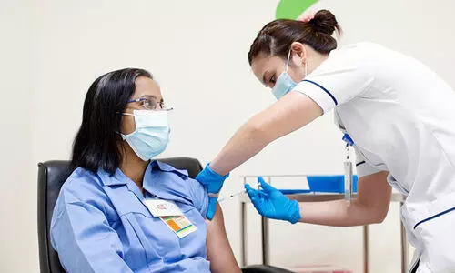 ഫൈ​സ​ർ-​ബ​യോ​ടെ​ക് വാ​ക്സി​ൻ:   ആ​ദ്യ പേ​രു​കാ​രി​യാ​യി ആ​ശ;  കോ​ട്ട​യ​ത്തു​കാ​രി​ക്ക് ല​ഭി​ച്ച​ത് അ​ത്യു​ഗ്ര​ൻ ക്രി​സ്മ​സ് സ​മ്മാ​നം