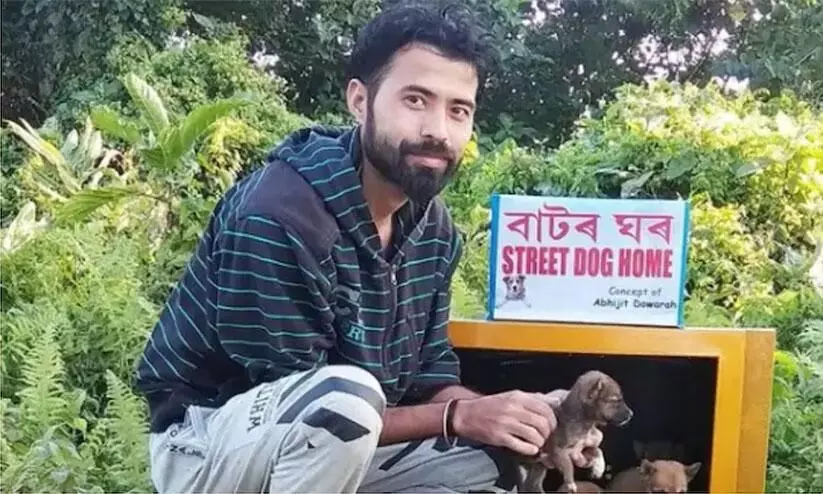 ഉപേക്ഷിച്ച ടി.വികളിൽ തെരുവുനായകൾക്ക് കൂടൊരുക്കി അഭിജിത്ത് ഉപേക്ഷിച്ച ടി.വികളിൽ തെരുവുനായകൾക്ക് കൂടൊരുക്കി അഭിജിത്ത്