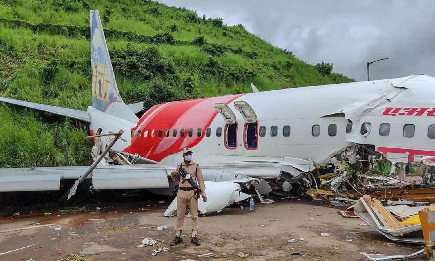 കരിപ്പൂർ വിമാനാപകട നഷ്ടപരിഹാരം: എയർ ഇന്ത്യ എക്സ്പ്രസ് ഹെൽപ്ഡെസ്ക് നാളെ മുതൽ