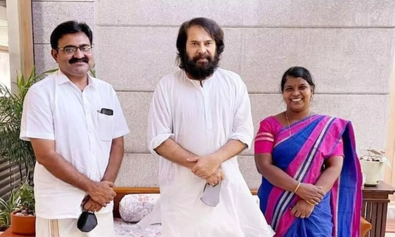 മമ്മൂട്ടിയെ സന്ദർശിച്ച്​ കൊച്ചിയുടെ നിയുക്​ത മേയർ; വൈറലായി കൂടിക്കാഴ്​ച്ചയുടെ ചിത്രം