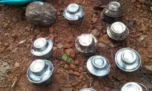 പേരാമ്പ്രയിലെ ബോംബേറിൽ ദുരൂഹത