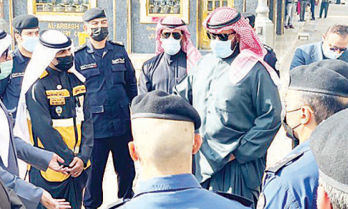 മു​ബാ​റ​കി​യ​യി​ലെ ആ​ഭ​ര​ണ ക​ട​ക​ളി​ൽ പ​രി​ശോ​ധ​ന