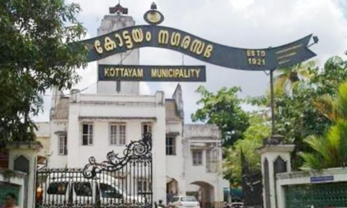 കോട്ടയത്ത് നറുക്ക് ഇടത്തേക്കോ വലത്തേക്കോ? കോട്ടയത്ത് നറുക്ക് ഇടത്തേക്കോ വലത്തേക്കോ?