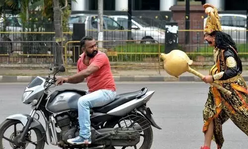 മണിക്കൂറിൽ എത്ര ഇരുചക്ര വാഹന യാത്രികർ അപകടങ്ങളിൽ കൊല്ലപ്പെടുന്നുണ്ട്​? ഞെട്ടിക്കുന്ന വിവരങ്ങൾ പുറത്ത്​