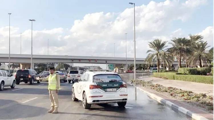 പൈപ്പ് ലൈനിൽ ചോർച്ച; ഹദീഖ സ്ട്രീറ്റിൽ ഗതാഗതം വഴിതിരിച്ചുവിട്ടു പൈപ്പ് ലൈനിൽ ചോർച്ച; ഹദീഖ സ്ട്രീറ്റിൽ ഗതാഗതം വഴിതിരിച്ചുവിട്ടു