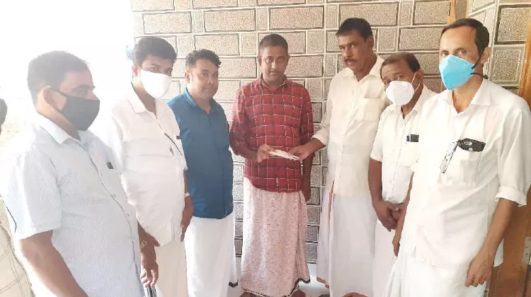 നവോദയ സാമര് യൂനിറ്റ് ചികിത്സ ധനസഹായം കൈമാറി നവോദയ സാമര് യൂനിറ്റ് ചികിത്സ ധനസഹായം കൈമാറി