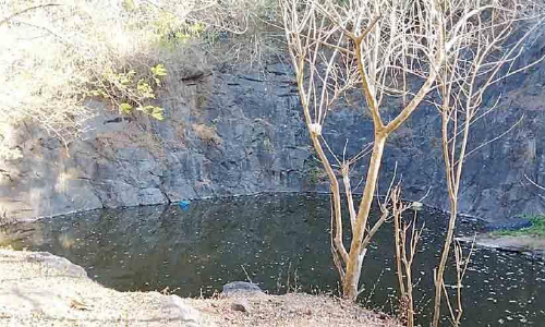 Quarries closed; Construction halt