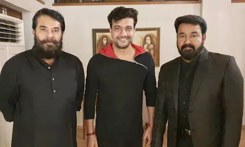 മെൻ ഇൻ ബ്ലാക്ക്​; കിടിലൻ ലുക്കിൽ മമ്മൂട്ടിയും മോഹൻലാലും, വൈറലായി വിവാഹ വിരുന്നിലെ ചിത്രങ്ങൾ