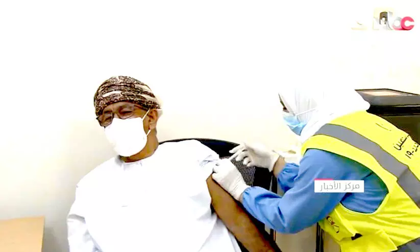 ഒമാനിൽ കോവിഡ് വാക്സിനേഷന് തുടക്കം ഒമാനിൽ കോവിഡ് വാക്സിനേഷന് തുടക്കം