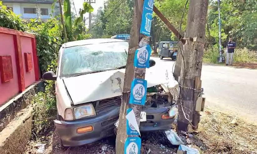 Two injured in car accident