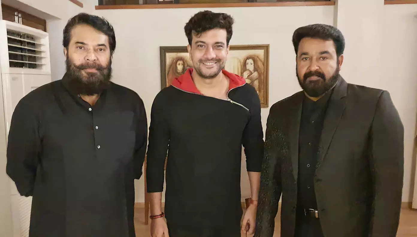 മെൻ ഇൻ ബ്ലാക്ക്​; കിടിലൻ ലുക്കിൽ മമ്മൂട്ടിയും മോഹൻലാലും, വൈറലായി വിവാഹ വിരുന്നിലെ ചിത്രങ്ങൾ