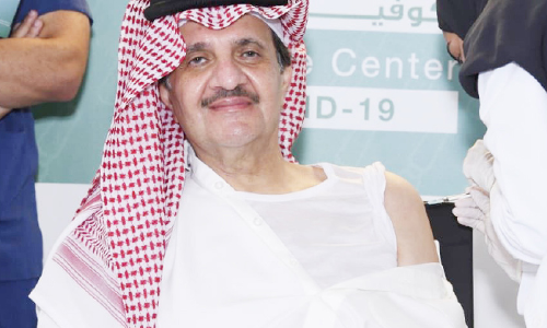 കോ​വി​ഡ്​ വാ​ക്​​സി​ൻ ക​ു​ത്തി​വെ​പ്പി​ന്​ ദ​മ്മാ​മി​ലും തു​ട​ക്കം