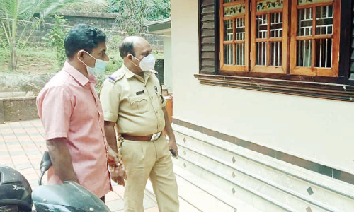 ചേലക്കാട്ട്​ വീടിനുനേരെ ബോംബേറ്; ലീഗ് സ്വീകരണ വേദിയിൽ സ്ഫോടനം