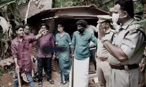 കുടിയൊഴിപ്പിക്കലിനിടെ മരിച്ച ദമ്പതികളുടെ മക്കൾക്ക് വീടും സ്ഥലവും നൽകും -ഷാഫി പറമ്പിൽ