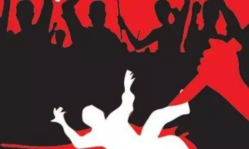 ഗുണ്ടസംഘങ്ങൾ ഏറ്റുമുട്ടി; ഏഴുപേർക്ക് പരിക്ക് ഗുണ്ടസംഘങ്ങൾ ഏറ്റുമുട്ടി; ഏഴുപേർക്ക് പരിക്ക്