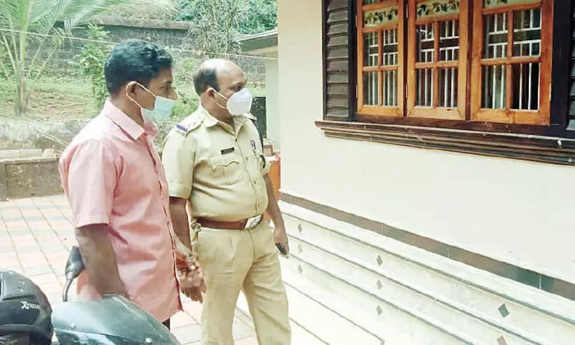 ചേലക്കാട്ട്​ വീടിനുനേരെ ബോംബേറ്; ലീഗ് സ്വീകരണ വേദിയിൽ സ്ഫോടനം