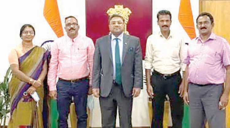 പ്രയാണം കുവൈത്ത് ഭാരവാഹികൾ അംബാസഡറെ സന്ദർശിച്ചു പ്രയാണം കുവൈത്ത് ഭാരവാഹികൾ അംബാസഡറെ സന്ദർശിച്ചു