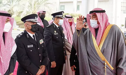 പ്ര​ധാ​ന​മ​ന്ത്രി ആ​ഭ്യ​ന്ത​ര, പ്ര​തി​രോ​ധ മ​ന്ത്രാ​ല​യ​ങ്ങ​ൾ സ​ന്ദ​ർ​ശി​ച്ചു