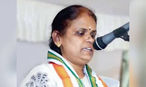 അഞ്ച്​ വർഷം മുമ്പ് ഹെൽപ്​ ഡെസ്കിൽ; ലത ഇനി അ​ല​ന​ല്ലൂ​ർ പഞ്ചായത്ത്​ പ്രസിഡന്‍റ്​​