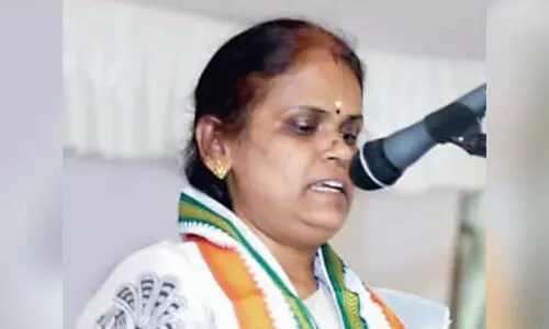 അഞ്ച്​ വർഷം മുമ്പ് ഹെൽപ്​ ഡെസ്കിൽ; ലത ഇനി അ​ല​ന​ല്ലൂ​ർ പഞ്ചായത്ത്​ പ്രസിഡന്‍റ്​​