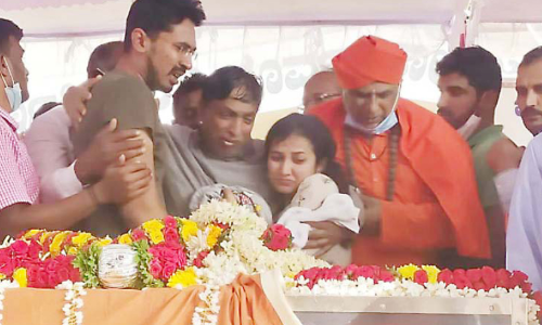 ധ​ർ​മെ​ഗൗ​ഡ​യു​ടെ മ​ര​ണം: രാ​ഷ്​​​ട്രീ​യ ഗൂ​ഢാ​ലോ​ച​ന​യു​ടെ ഭാ​ഗ​മാ​യു​ള്ള കൊ​ല​പാ​ത​ക​മെ​ന്ന് എ​ച്ച്.​ഡി. കു​മാ​ര​സ്വാ​മി