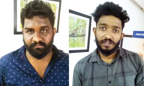 കൊ​ടു​ങ്ങ​ല്ലൂ​രി​ൽ 10 കിലോ കഞ്ചാവുമായി ര​ണ്ട് പേ​ർ പി​ടി​യി​ൽ