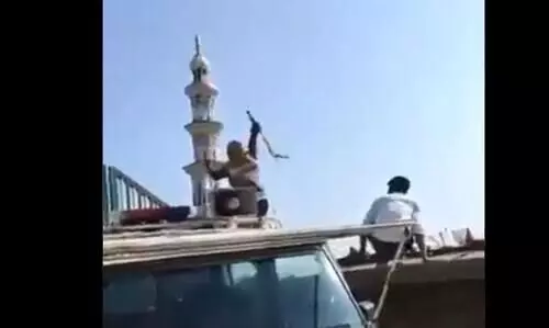 ജയ്​​ശ്രീറാം മുഴക്കി പള്ളിക്കുനേരേ ആക്രമണം; ഹിന്ദുത്വ പ്രവർത്തകരെന്ന്​ പൊലീസ്​