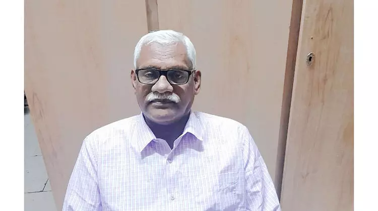 നാ​ല​ര പ​തി​റ്റാ​ണ്ടി​െൻറ പ്ര​വാ​സ​ത്തി​ന്​ വി​ട; മൊ​യ്​​തു നാ​ളെ നാ​ട്ടി​ലേ​ക്ക്​