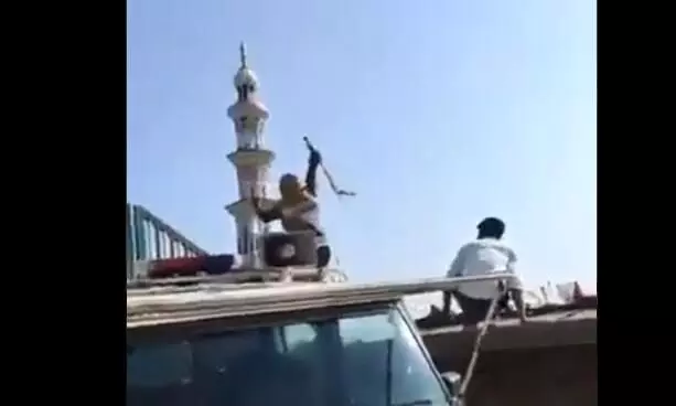 ജയ്ശ്രീറാം മുഴക്കി പള്ളിക്കുനേരേ ആക്രമണം; ഹിന്ദുത്വ പ്രവർത്തകരെന്ന് പൊലീസ് ജയ്ശ്രീറാം മുഴക്കി പള്ളിക്കുനേരേ ആക്രമണം; ഹിന്ദുത്വ പ്രവർത്തകരെന്ന് പൊലീസ്