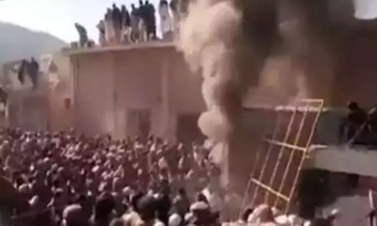 പാ​കിസ്​താനിൽ ക്ഷേ​ത്രം ആ​ക്ര​മി​ച്ച 30ലേ​റെ പേ​ർ അ​റ​സ്​​റ്റി​ൽ