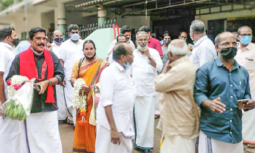 കുന്ദമംഗലത്ത് ഇനി ഇടത് ഭരണം; വൈ​സ് പ്ര​സി​ഡ​ൻ​റ് തെരഞ്ഞെടുപ്പിനിടെ നാടകീയ രംഗങ്ങൾ