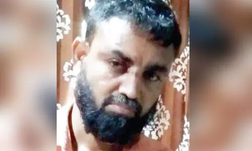 ബൈ​ക്ക് മോ​ഷ്​​ടാ​വി​നെ പി​ടി​കൂ​ടി