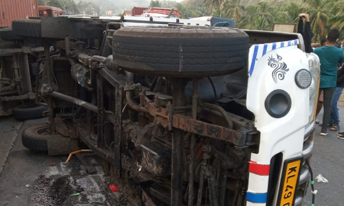 കുതിരാനില്‍ എട്ട് വാഹനങ്ങള്‍ കൂട്ടിയിടിച്ച്​ മൂന്നു മരണം; ഗതാഗതം സ്​തംഭിച്ചു,