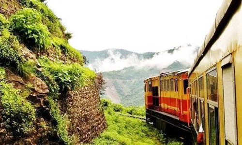 വിനോദ സഞ്ചാരികളേ..! ഷിംല ടോയ്​ ട്രെയിൻ ഹിമാലയൻ ക്വീൻ ഒരു മാസത്തേക്ക്​ കൂടി ഓടും