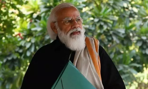 വിവേകമില്ലാത്ത മനസും കാമറയിലേക്ക്​ തിരിഞ്ഞ മുഖവും; ​ടാഗോറിന്‍റെ വേഷമിട്ട മോദിയെ പരിഹസിച്ച്​ പ്രശാന്ത്​ഭൂഷൻ