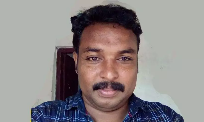 ചികിത്സക്കായി നാട്ടിലേക്ക് മടങ്ങിയ പ്രവാസി വീട്ടിലെത്തിയ ഉടനെ മരിച്ചു ചികിത്സക്കായി നാട്ടിലേക്ക് മടങ്ങിയ പ്രവാസി വീട്ടിലെത്തിയ ഉടനെ മരിച്ചു