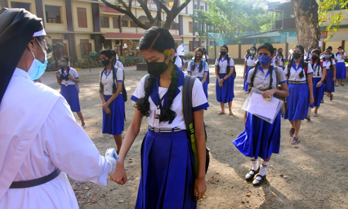 സ്​കൂളിലെത്താനാകാതെ നിരവധി കുട്ടികൾ