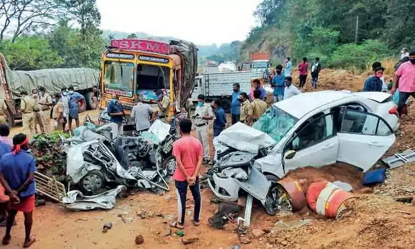 kuthiran accident: Close Friends Together in Death