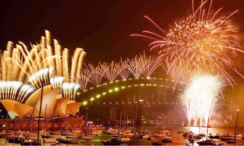 പിറന്നു, പ്രതീക്ഷകളുടെ പുതുവർഷം പിറന്നു, പ്രതീക്ഷകളുടെ പുതുവർഷം