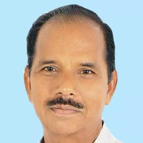 റോ​ഡ്​ മു​റി​ച്ചു​ക​ട​ക്കു​ന്ന​തി​നി​ടെ കാ​റി​ടി​ച്ച്​ മ​രി​ച്ചു