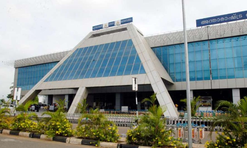 കരിപ്പൂരിൽ വിമാനം ഒന്നര മണിക്കൂർ മുമ്പ് പുറപ്പെട്ടു: 14 പേരുടെ യാത്ര മുടങ്ങി