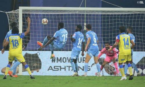 പത്തുമിനിട്ടിനിടെ രണ്ടു ഗോൾ വാങ്ങി ബ്ലാസ്​റ്റേഴ്​സ്​