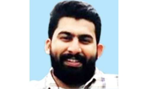 ബൈ​ക്ക​പ​ക​ട​ത്തി​ൽ പ​രി​ക്കേ​റ്റ യു​വാ​വ് മ​രി​ച്ചു