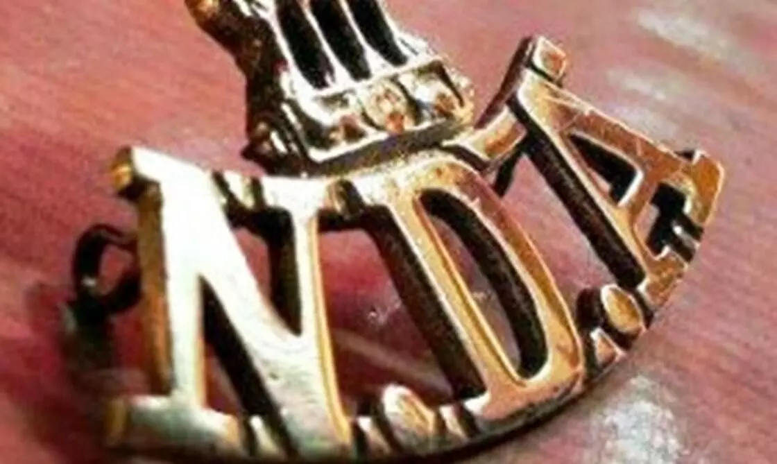 ഡി​ഫ​ൻ​സ്, നേ​വ​ൽ അ​ക്കാ​ദ​മി​യി​ൽ പ്ല​സ്​ ടു​കാ​ർ​ക്ക്​ അ​വ​സ​രം