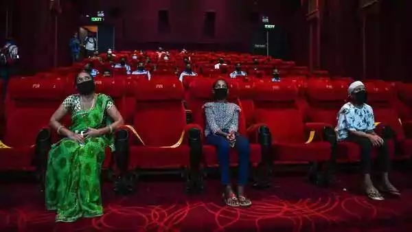 തിയറ്ററുകൾ ഉടൻ തുറന്നുപ്രവർത്തിക്കില്ല